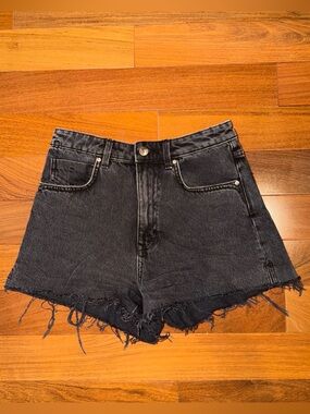 Zara Washed Black High-Waist Frayed Denim Shorts Size 4